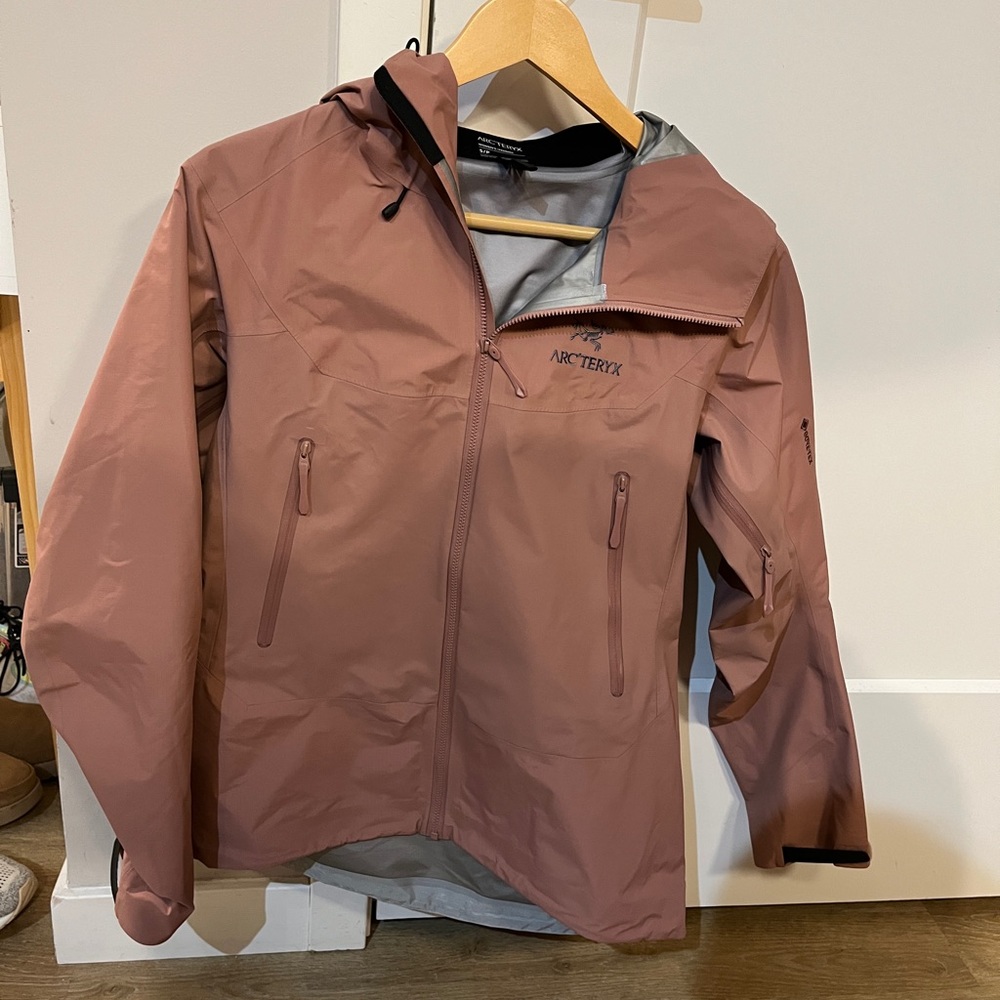 Arcteryx Beta LT, petite small